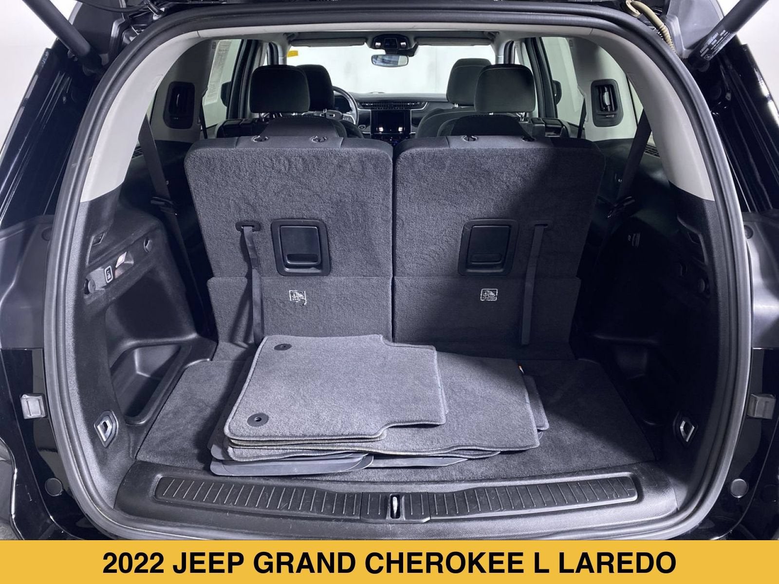 2022 Jeep Grand Cherokee L Laredo 4x4
