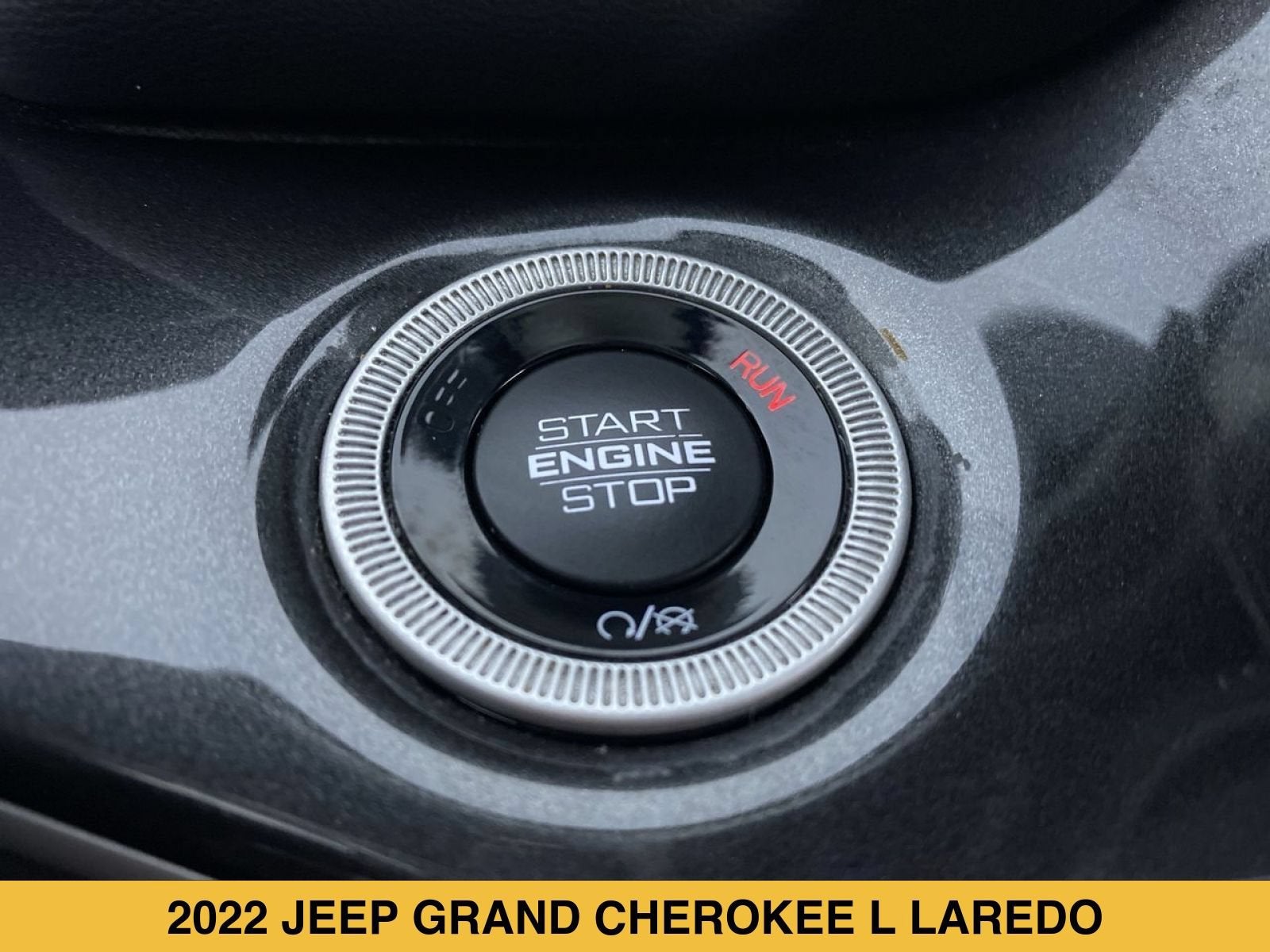 2022 Jeep Grand Cherokee L Laredo 4x4