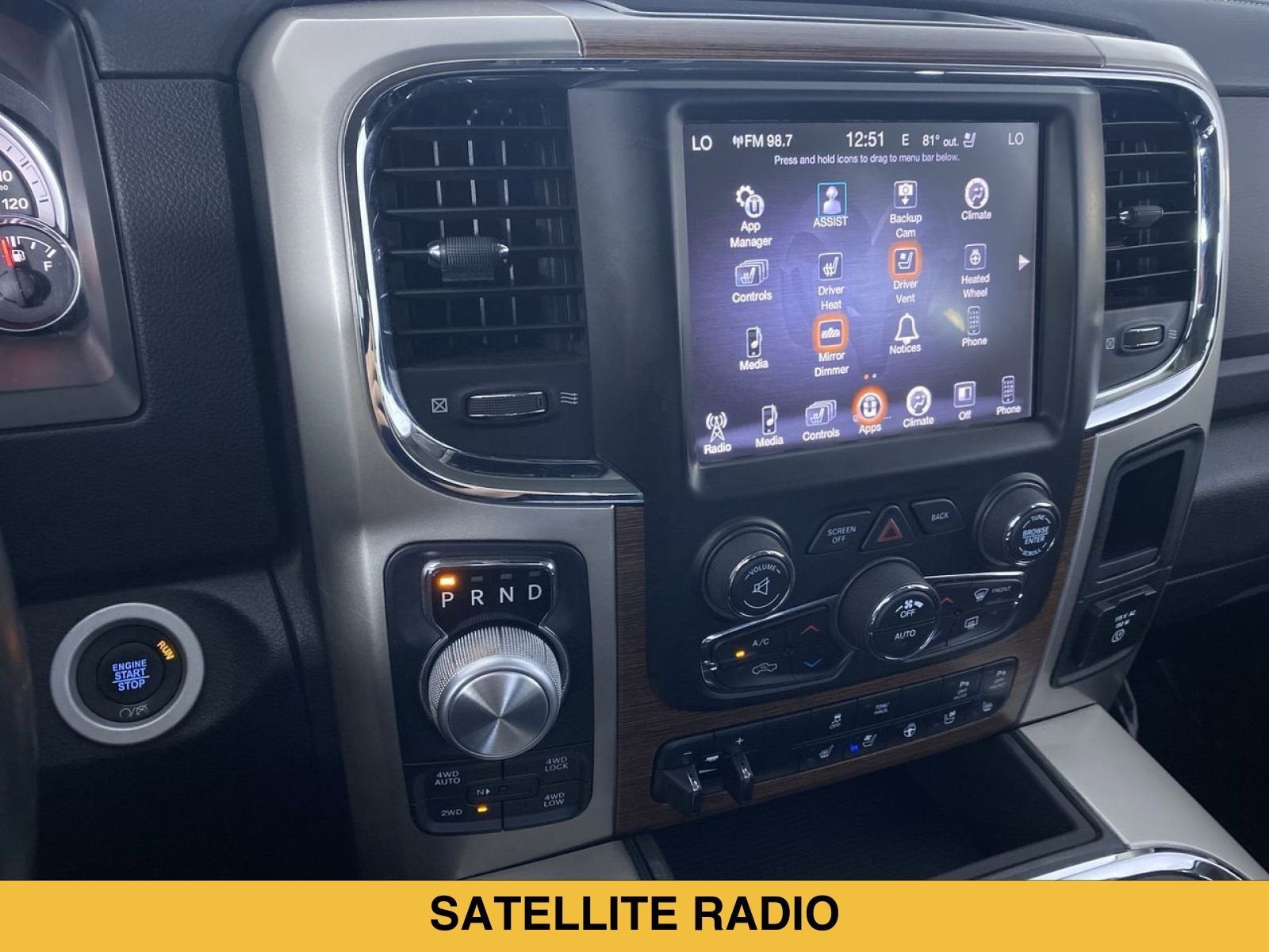 2017 RAM 1500 Laramie Crew Cab 4x4 6'4" Box
