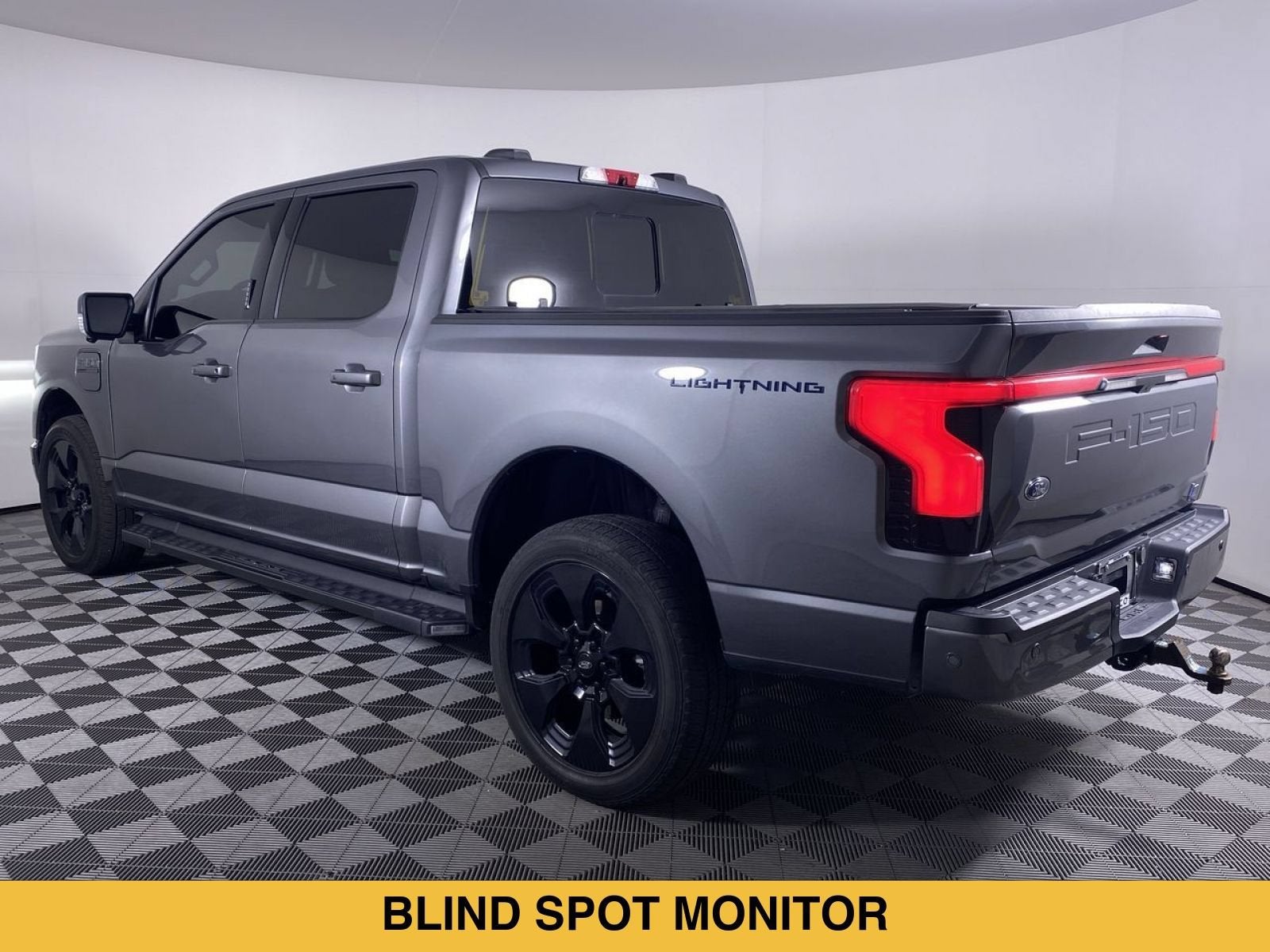 2023 Ford F-150 Lightning LARIAT