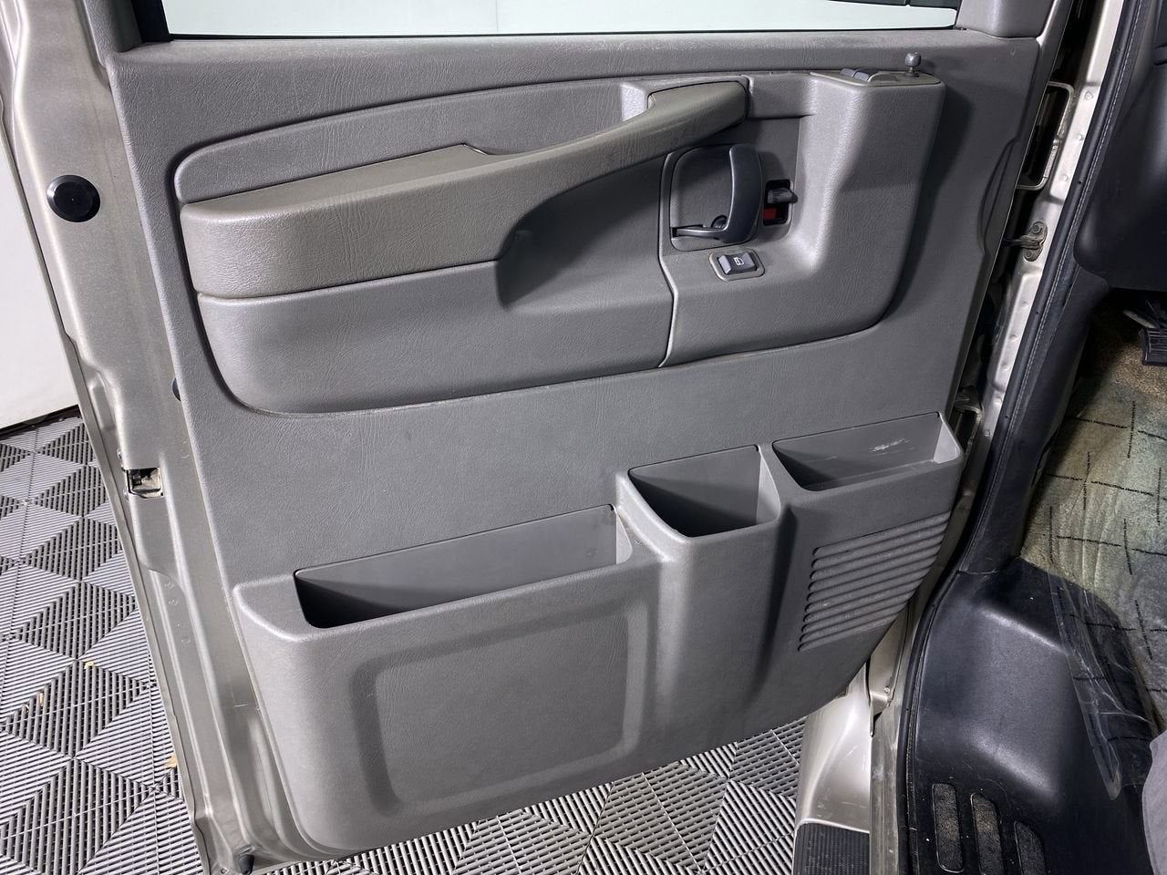 2003 GMC Savana Cargo 1500 YF7 Upfitter