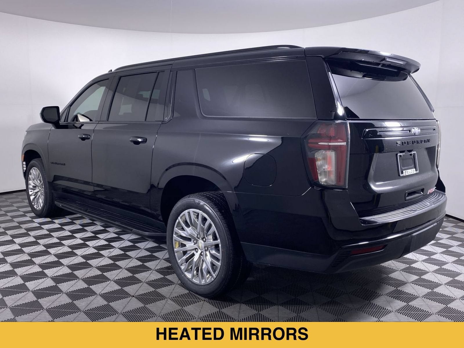 2023 Chevrolet Suburban RST