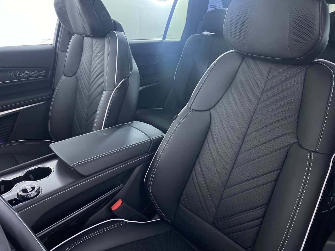 2026 Cadillac VISTIQ Platinum