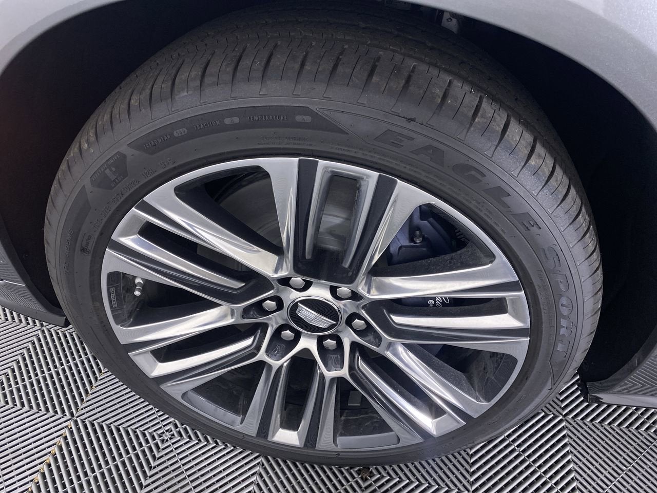 2026 Cadillac VISTIQ Platinum