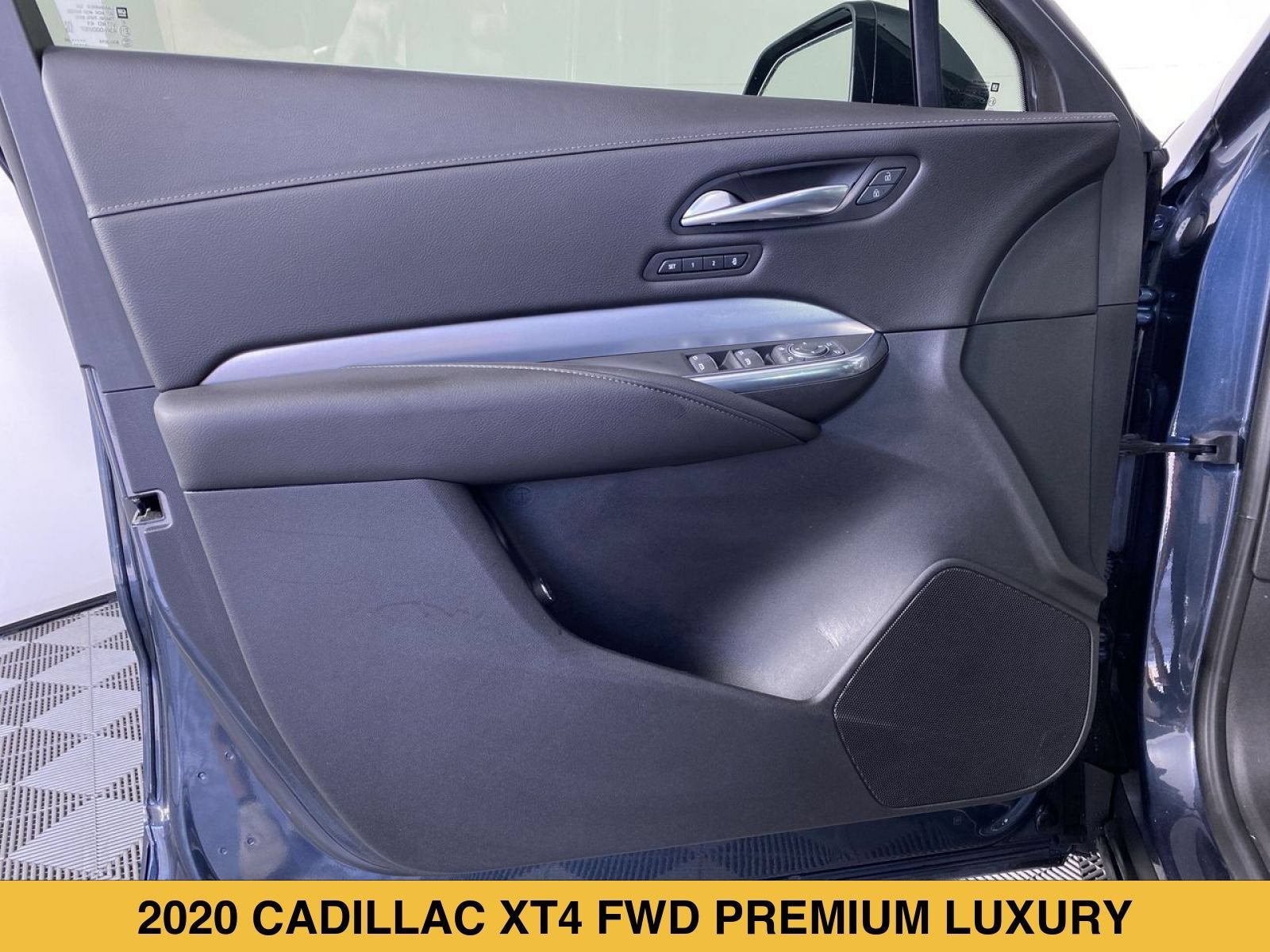 2020 Cadillac XT4 FWD Premium Luxury