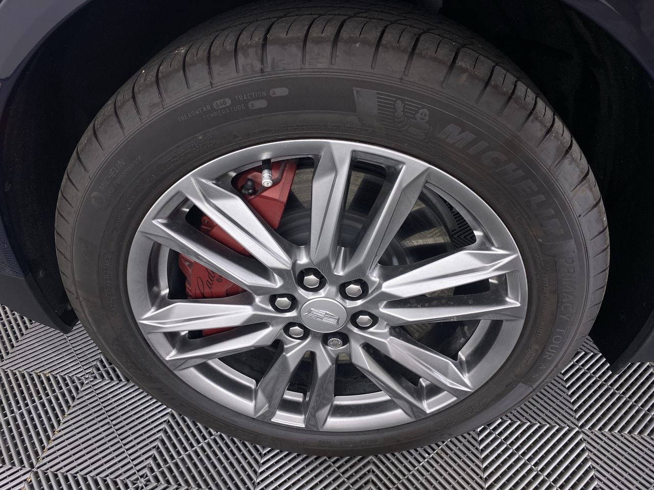 2025 Cadillac XT5 Sport