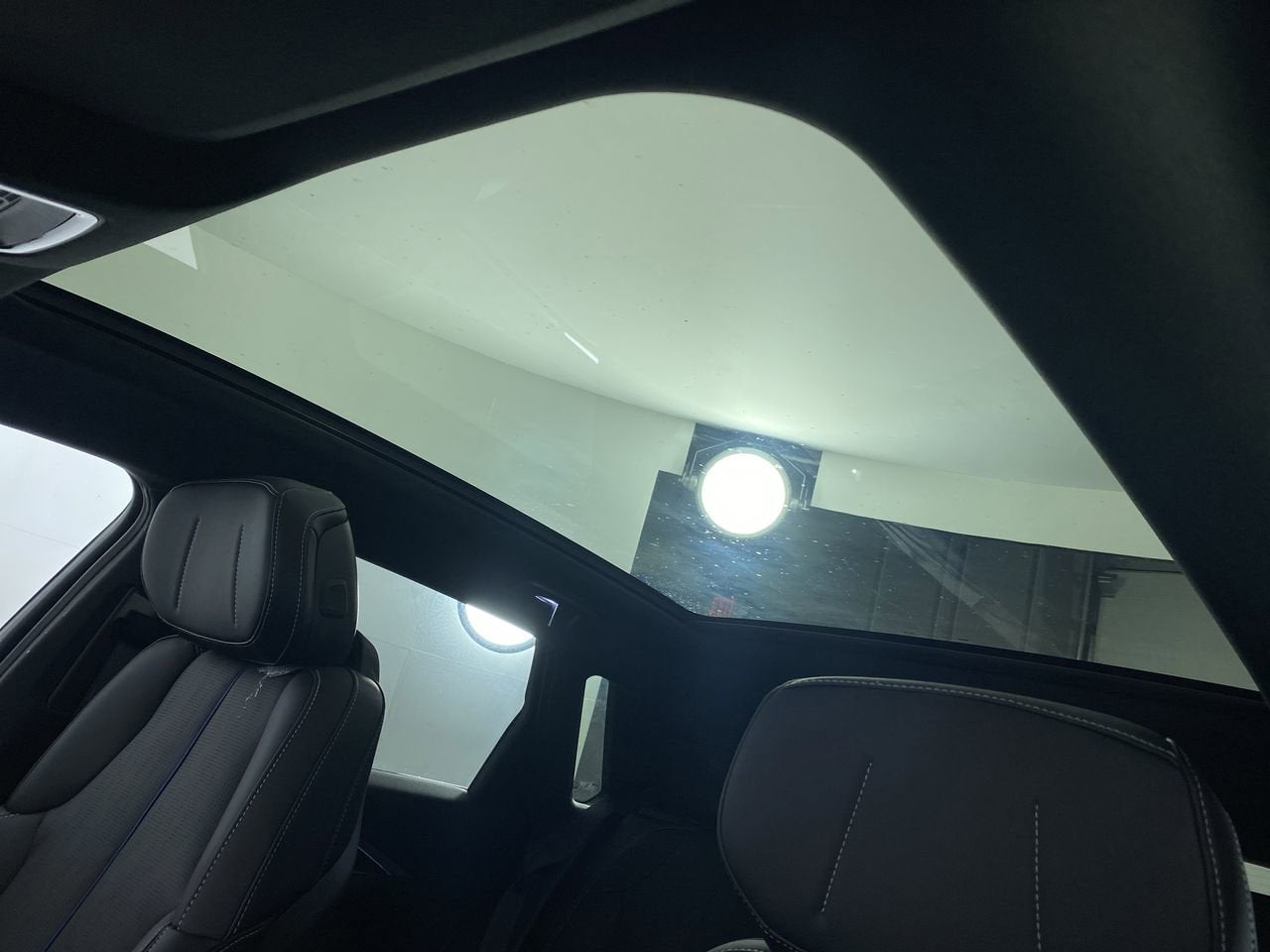 2025 Cadillac LYRIQ Luxury 1