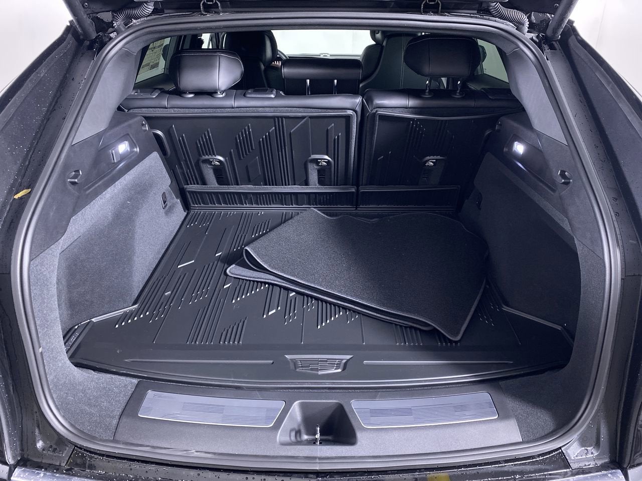 2025 Cadillac LYRIQ Luxury 1