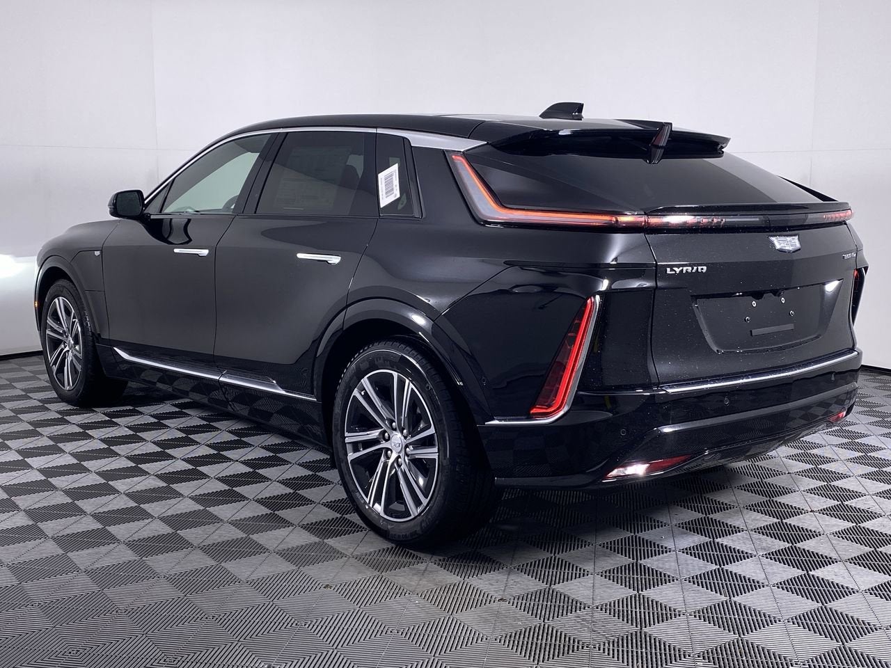 2025 Cadillac LYRIQ Luxury 1