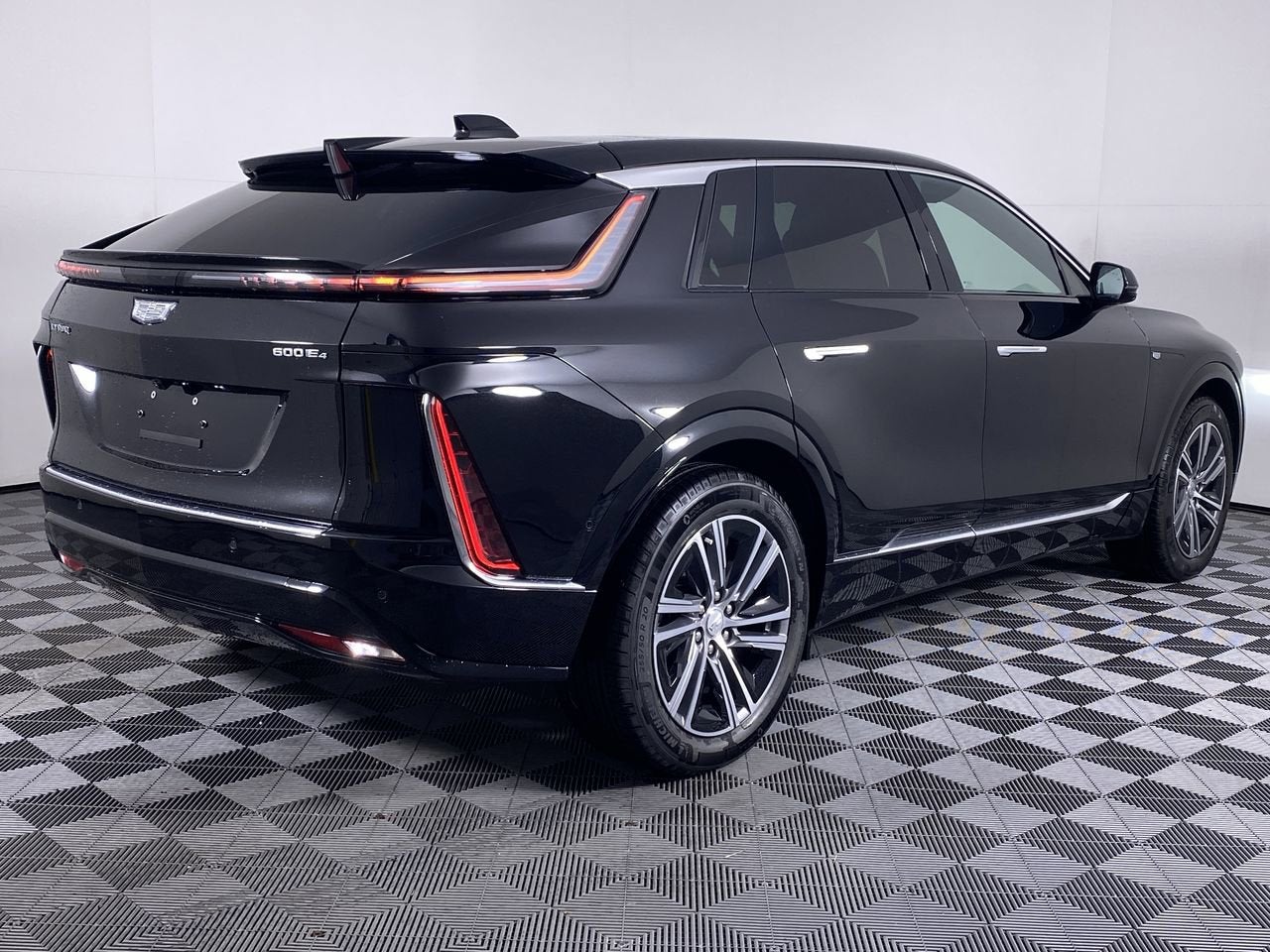 2025 Cadillac LYRIQ Luxury 1