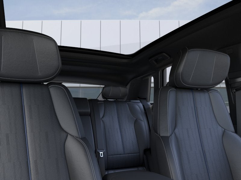 2025 Cadillac LYRIQ Luxury 1