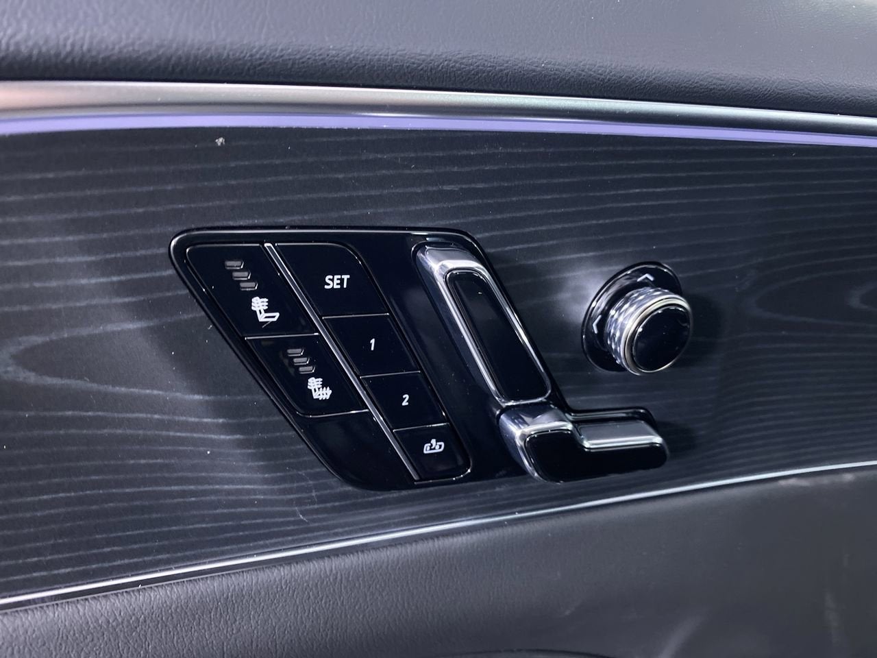 2025 Cadillac LYRIQ Luxury 1