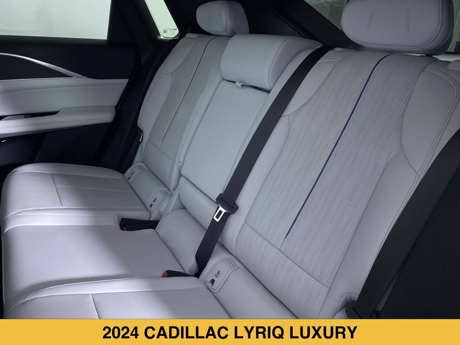 2024 Cadillac LYRIQ Luxury 1