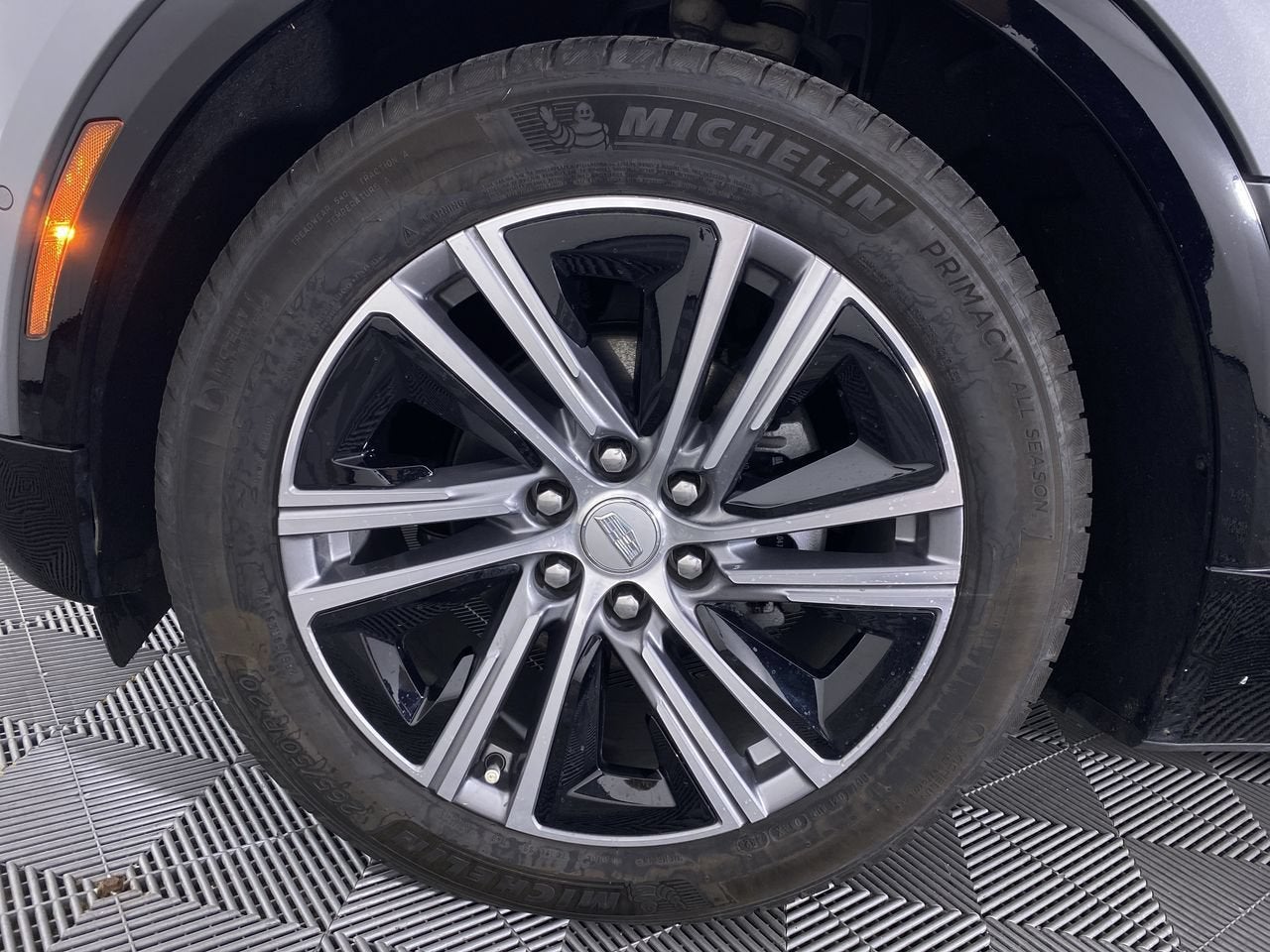 2024 Cadillac LYRIQ Luxury 1