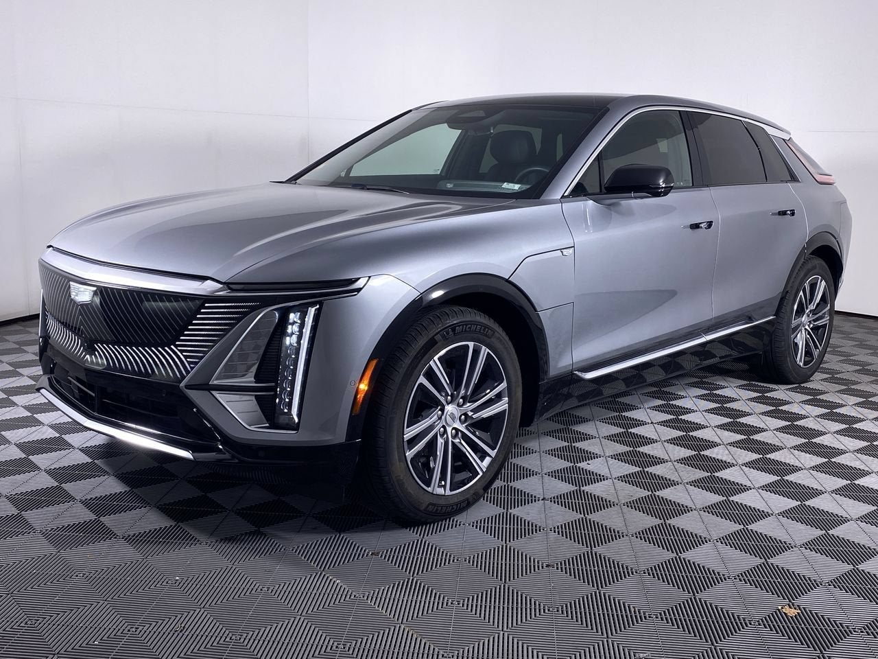 2024 Cadillac LYRIQ Luxury 1