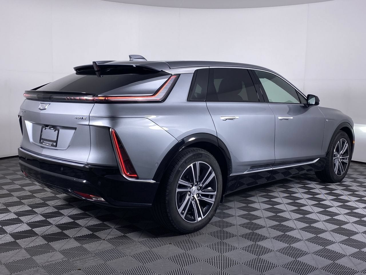 2024 Cadillac LYRIQ Luxury 1