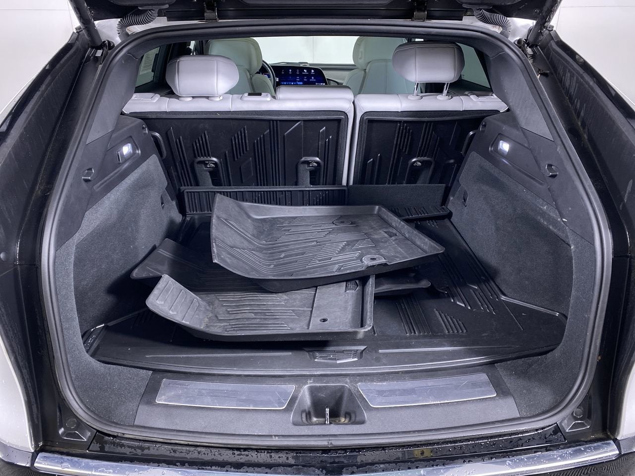 2024 Cadillac LYRIQ Luxury 1