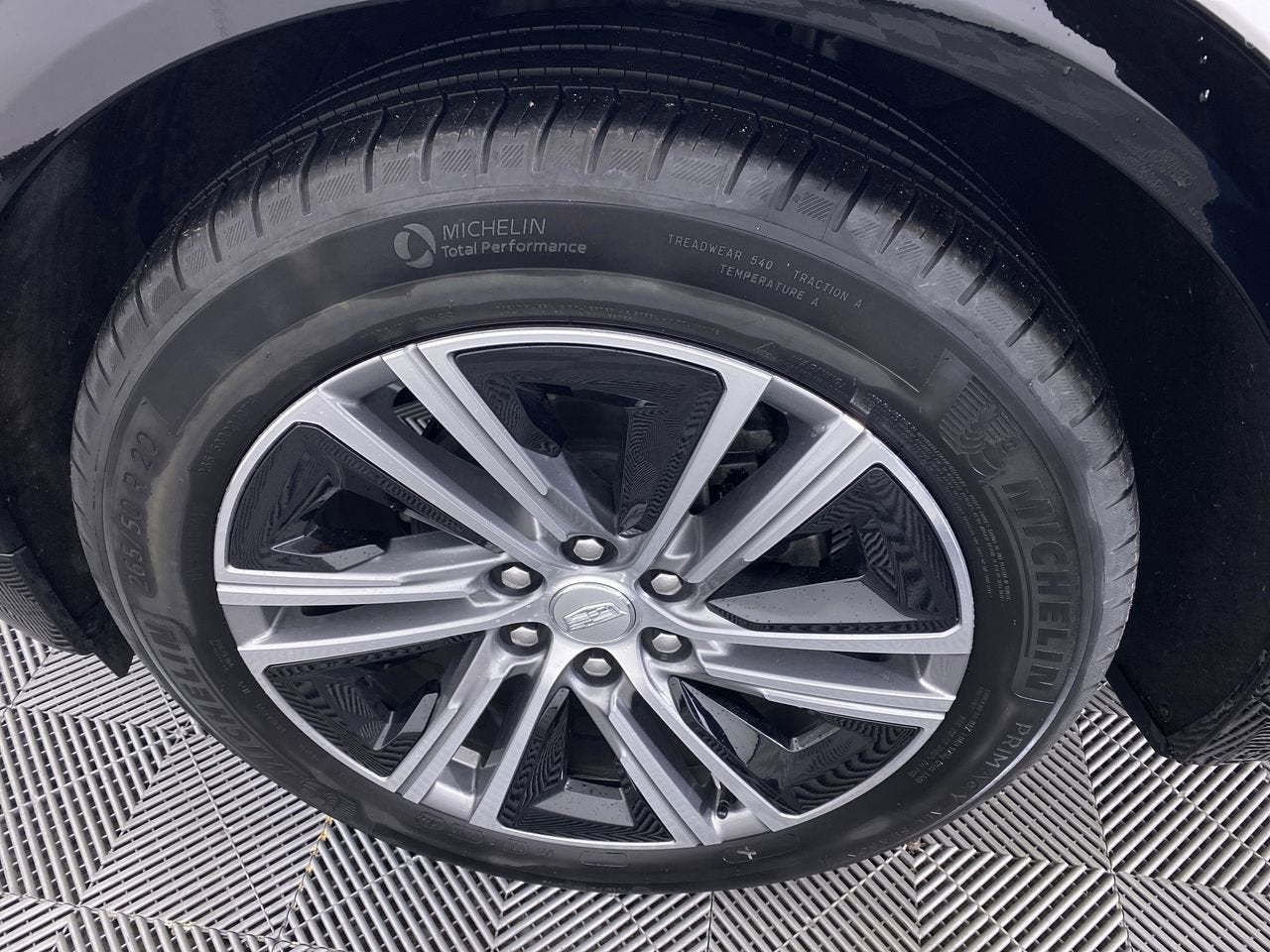 2024 Cadillac LYRIQ Luxury 1