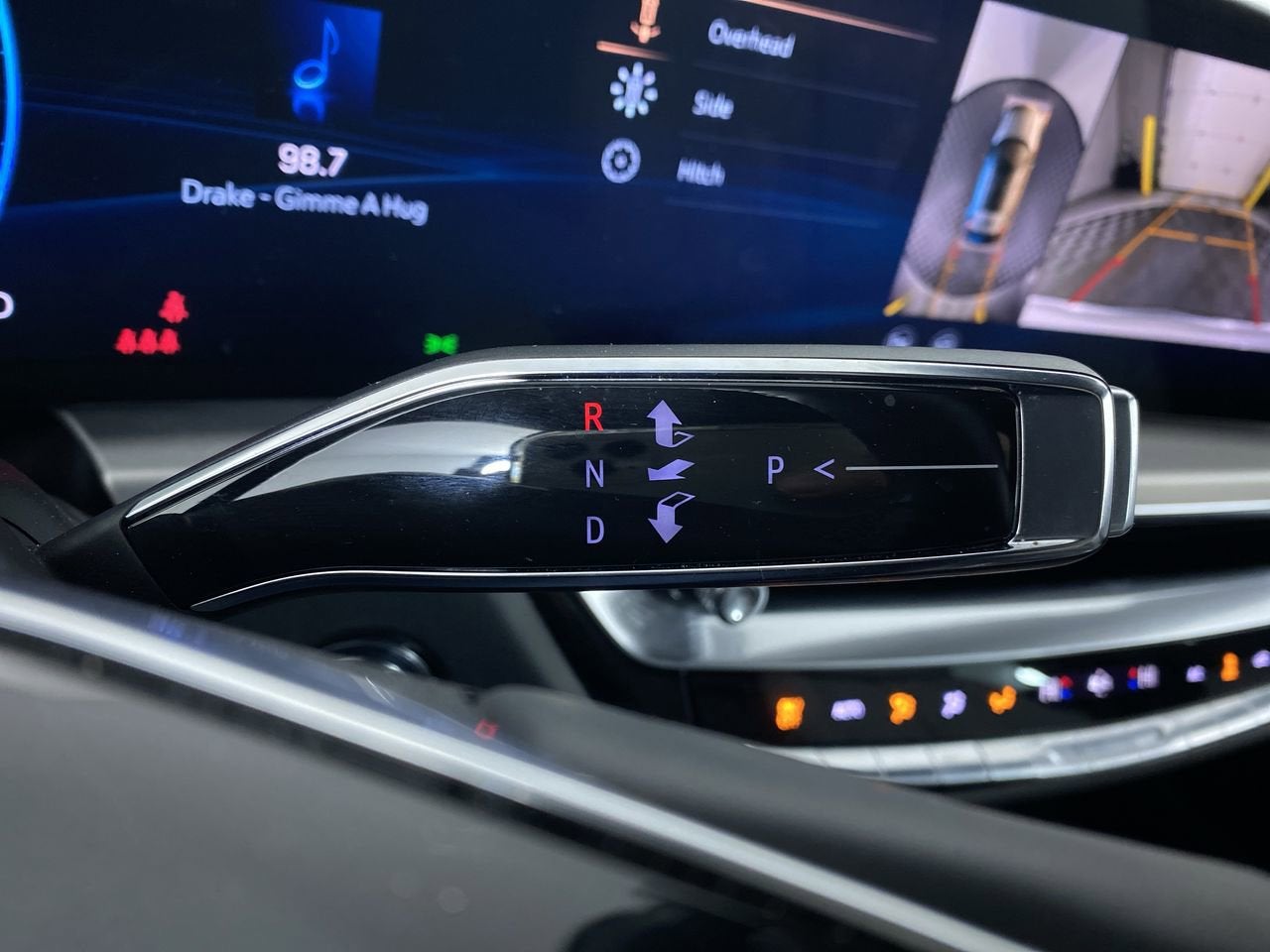 2024 Cadillac LYRIQ Luxury 1