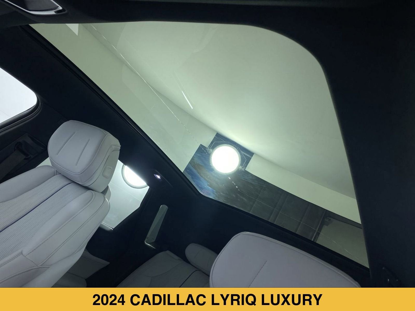 2024 Cadillac LYRIQ Luxury 1