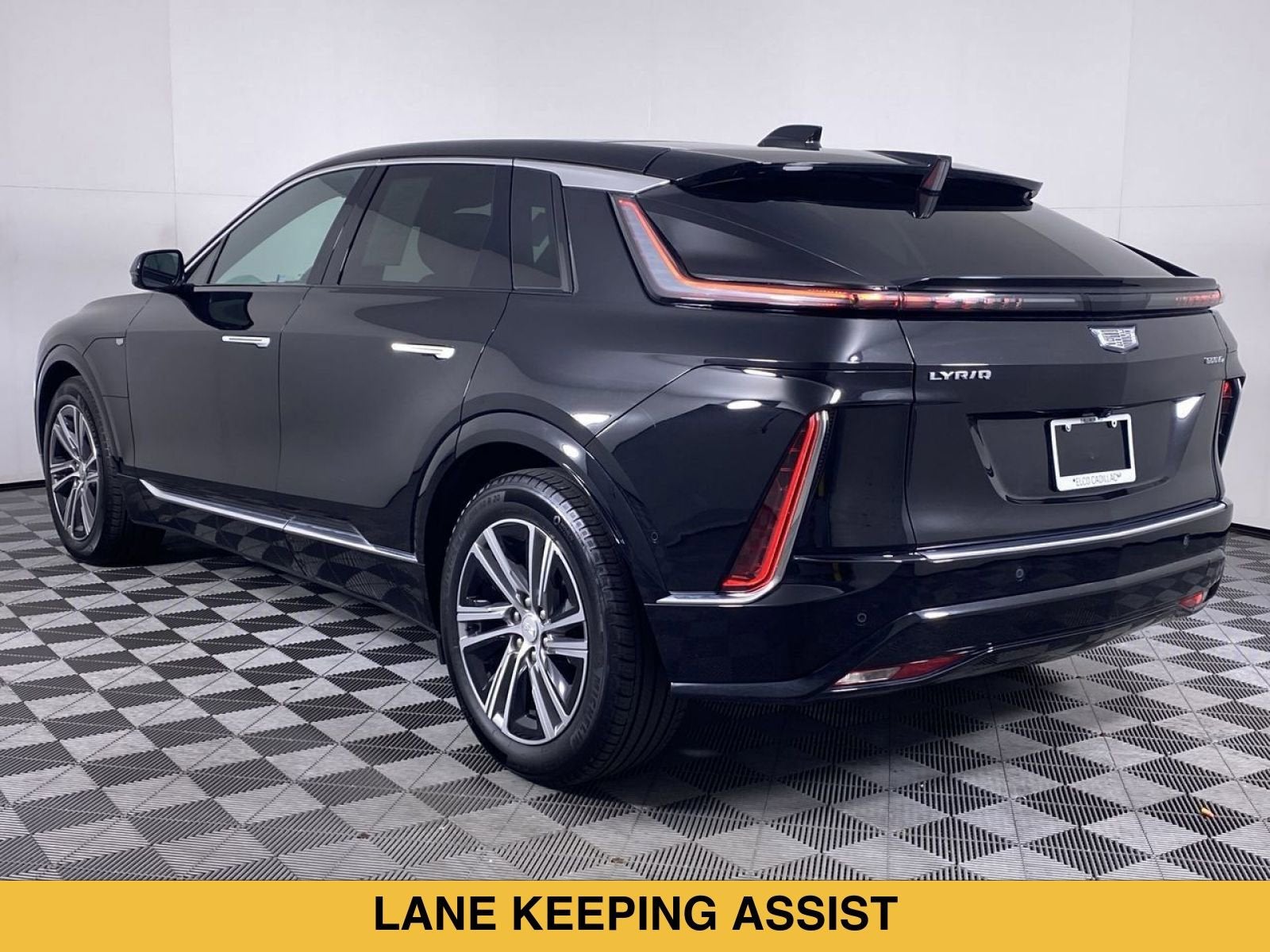 2024 Cadillac LYRIQ Luxury 1