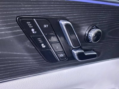 2024 Cadillac LYRIQ Luxury 1