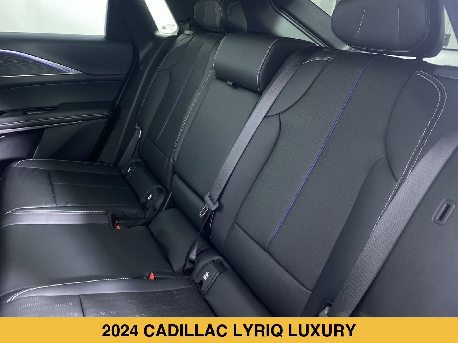 2024 Cadillac LYRIQ Luxury 1