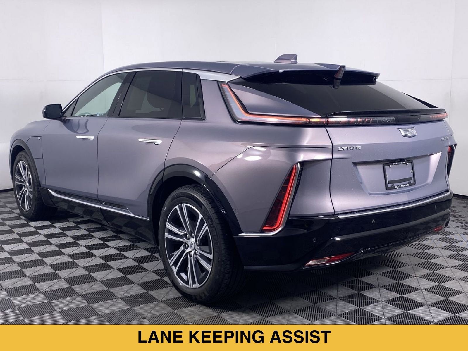 2024 Cadillac LYRIQ Luxury 1