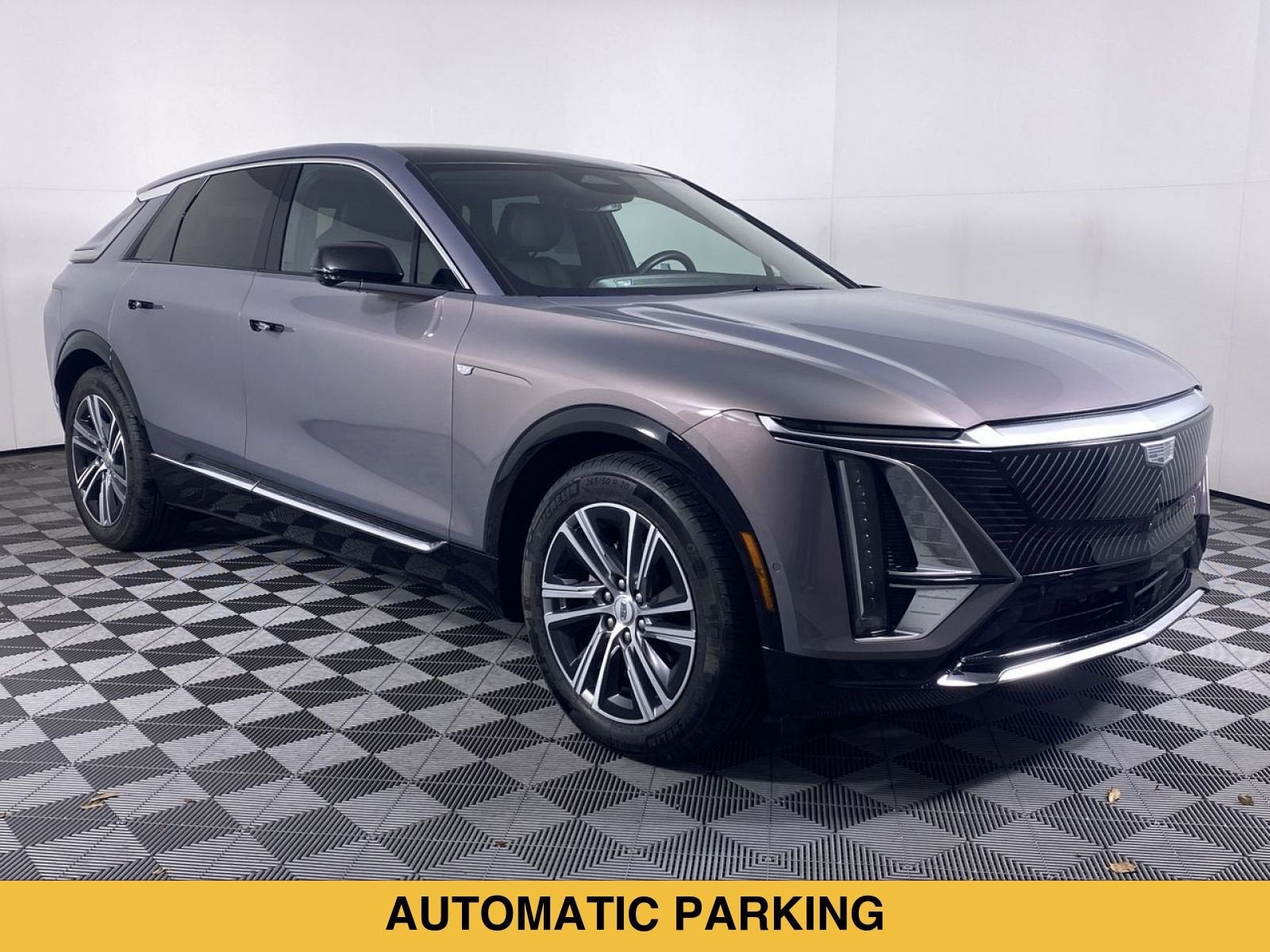 2024 Cadillac LYRIQ Luxury 1