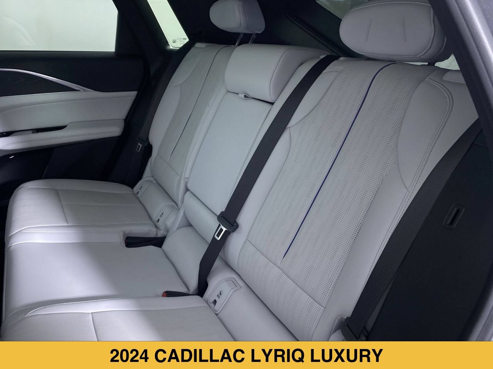 2024 Cadillac LYRIQ Luxury 1