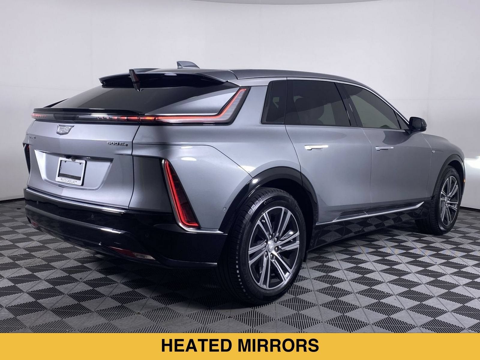 2024 Cadillac LYRIQ Luxury 1