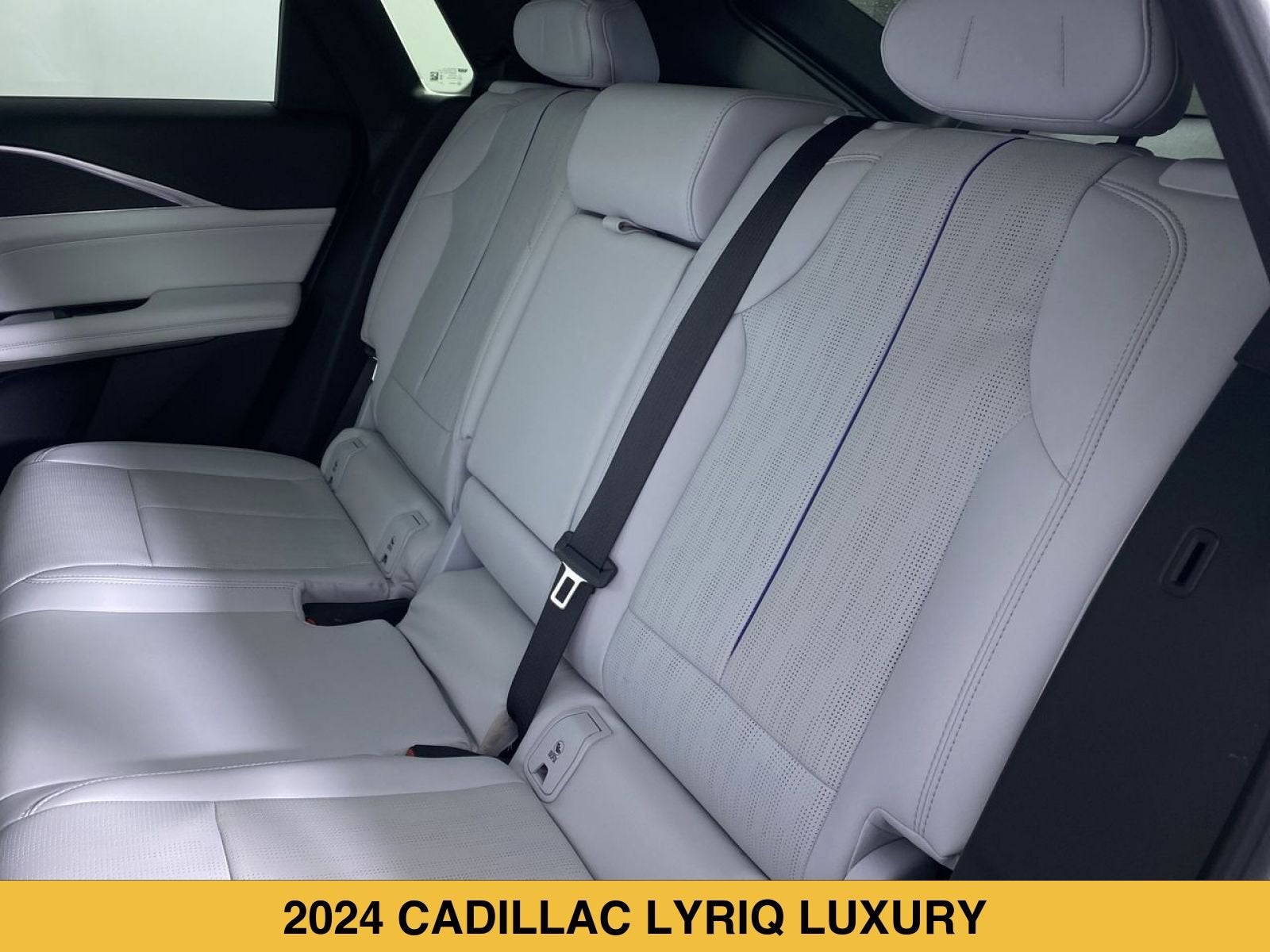2024 Cadillac LYRIQ Luxury 1