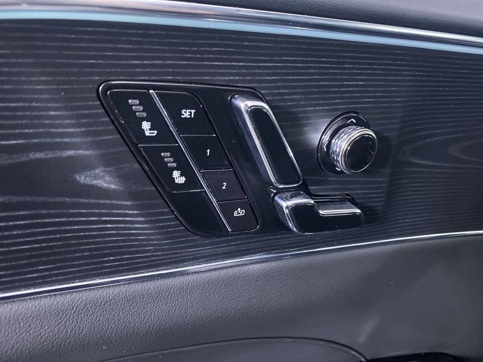 2024 Cadillac LYRIQ Luxury 1