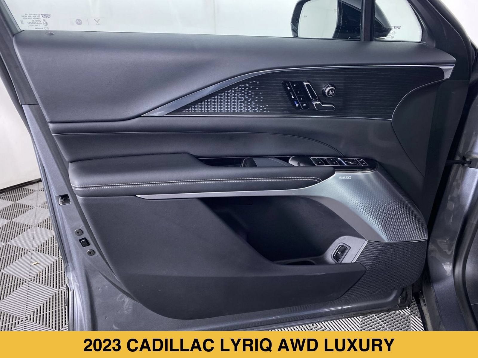 2023 Cadillac LYRIQ Luxury