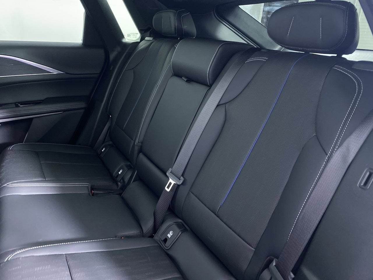 2024 Cadillac LYRIQ Luxury 1