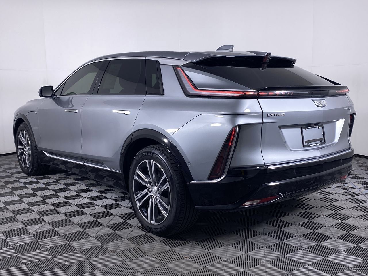 2024 Cadillac LYRIQ Luxury 1