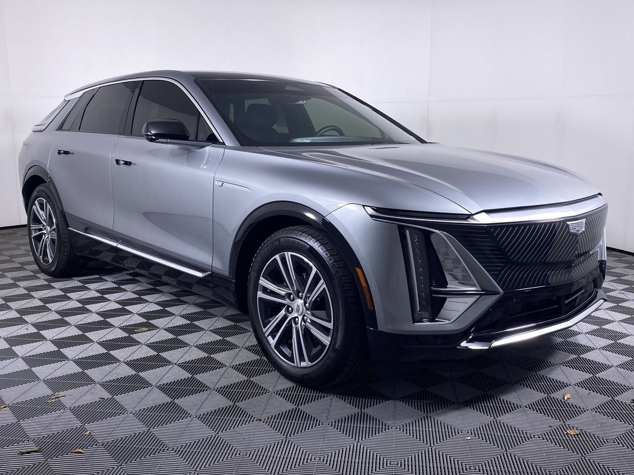 2024 Cadillac LYRIQ Luxury 1