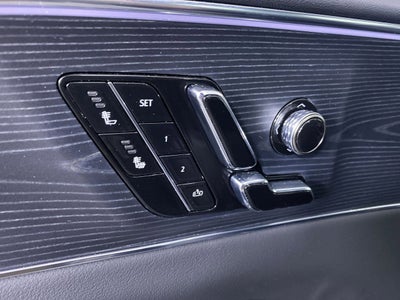 2024 Cadillac LYRIQ Luxury 1