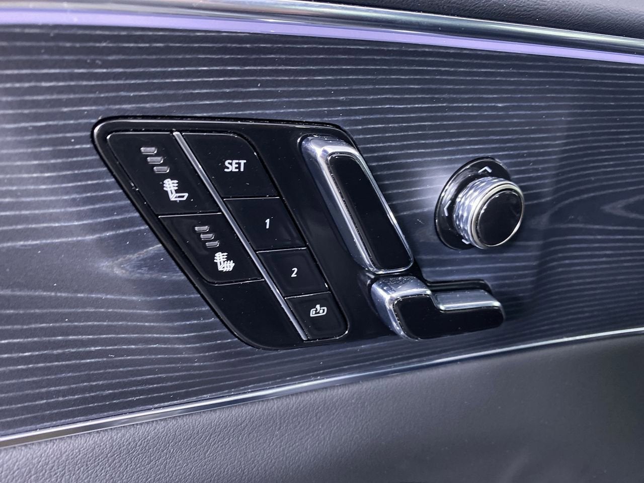 2024 Cadillac LYRIQ Luxury 1