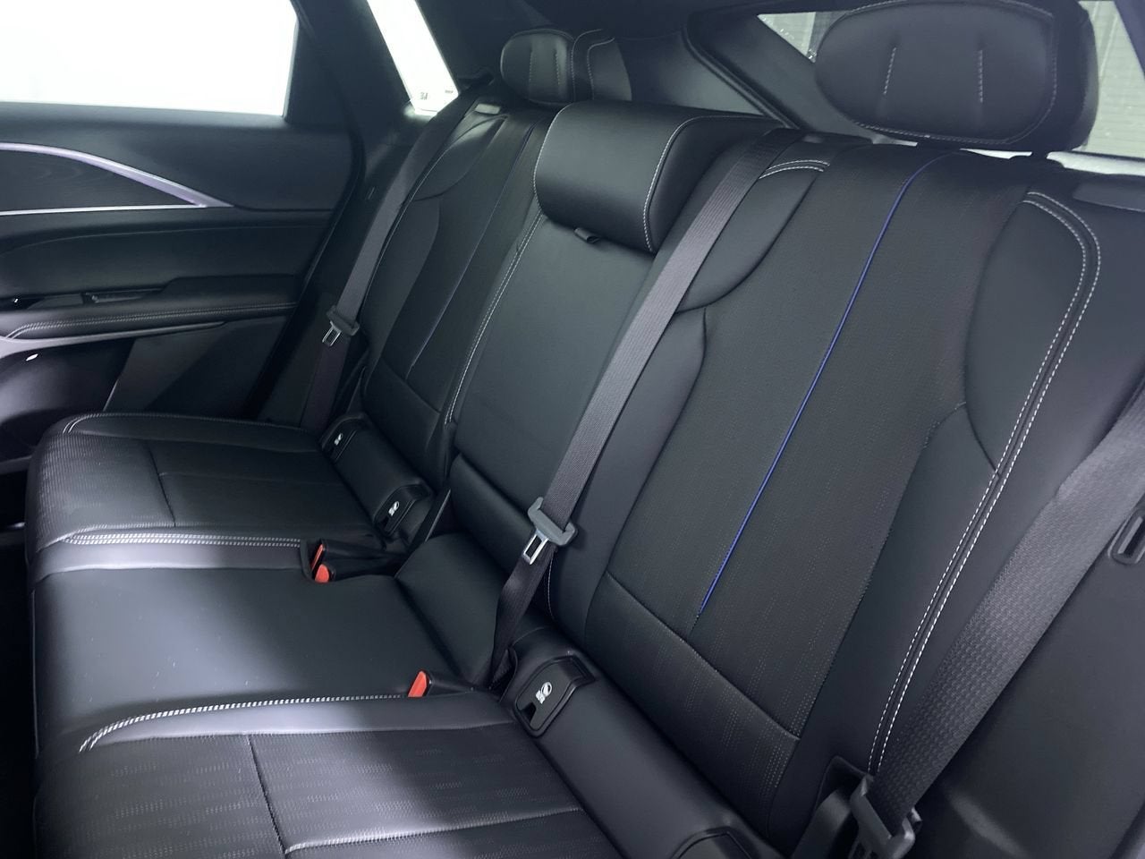 2024 Cadillac LYRIQ Luxury 1