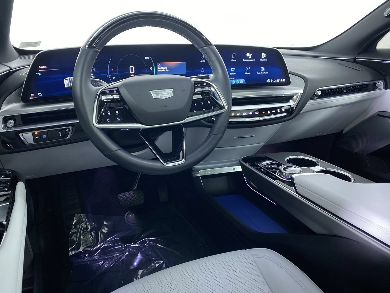 2024 Cadillac LYRIQ Luxury 2