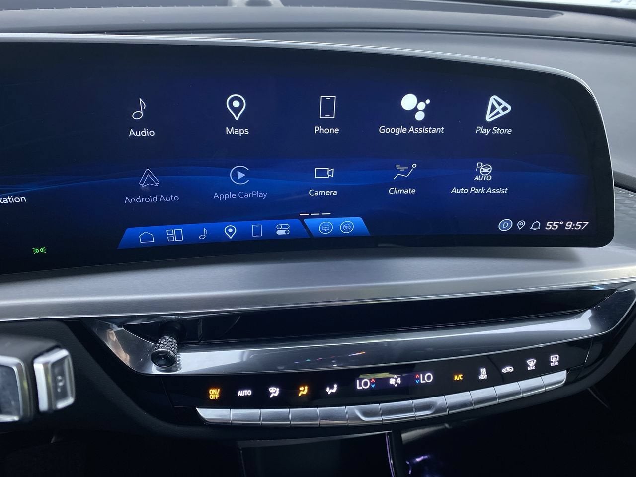 2024 Cadillac LYRIQ Luxury 2