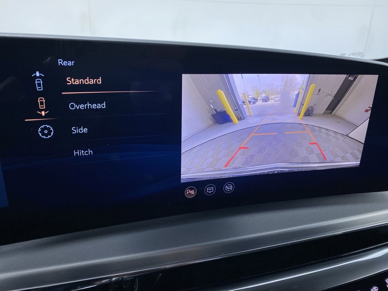 2024 Cadillac LYRIQ Luxury 3