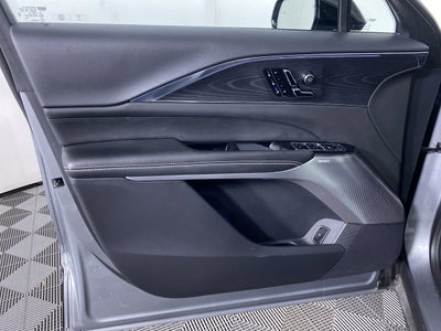 2024 Cadillac LYRIQ Luxury 3