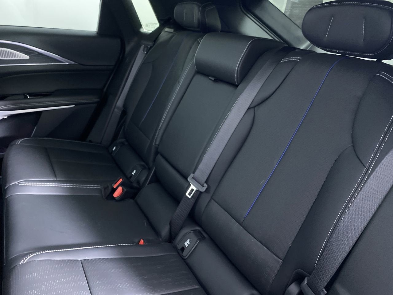 2024 Cadillac LYRIQ Luxury 3