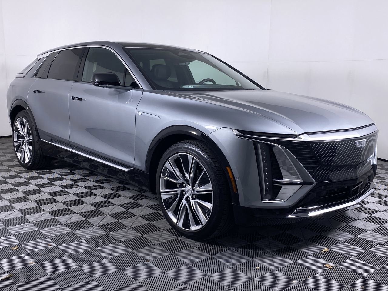 2024 Cadillac LYRIQ Luxury 3