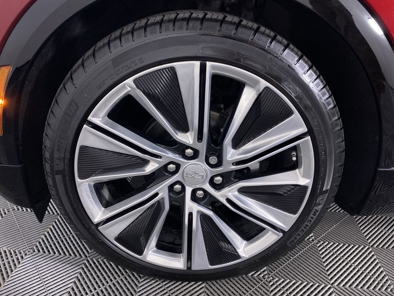 2024 Cadillac LYRIQ Luxury 3