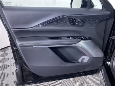 2024 Cadillac LYRIQ Luxury 3