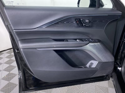 2024 Cadillac LYRIQ Luxury 3