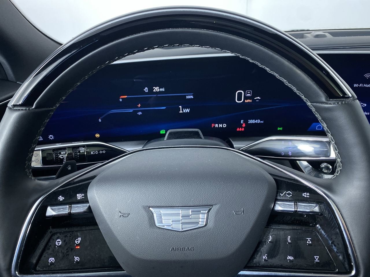 2024 Cadillac LYRIQ Luxury 3